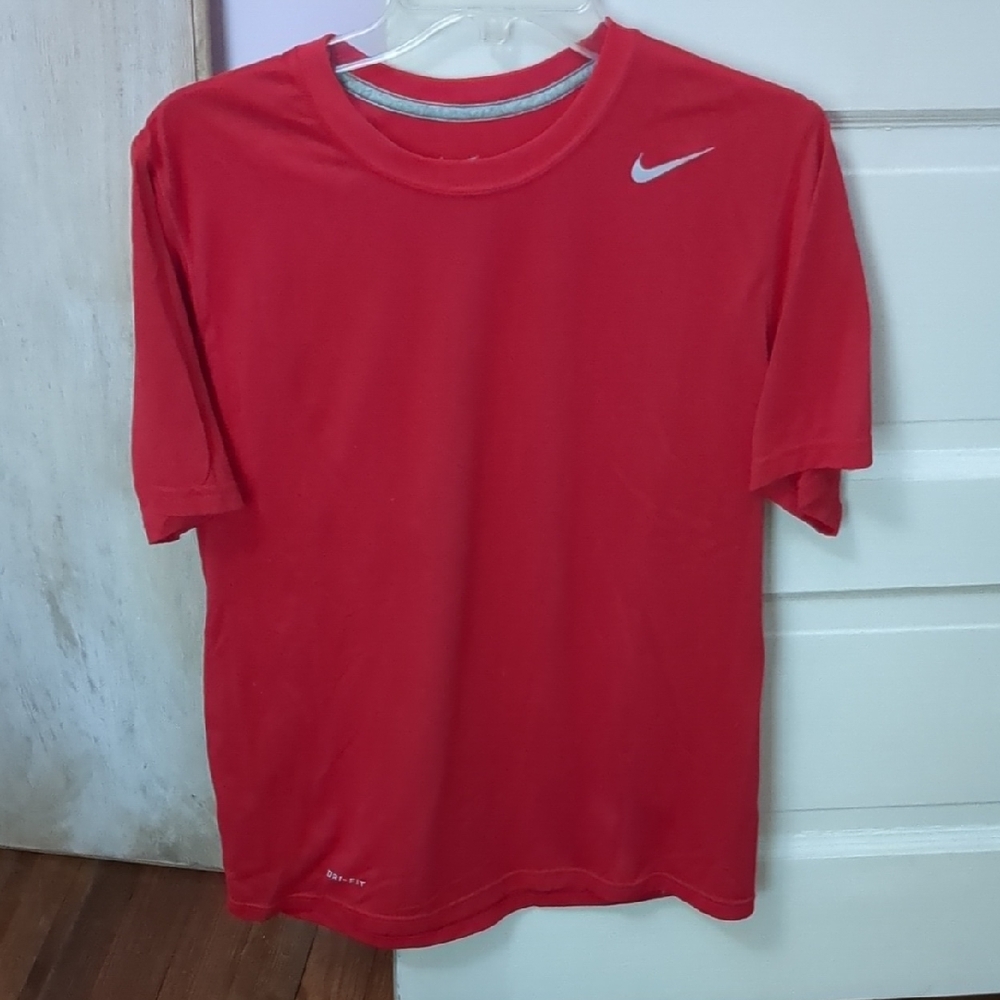 Nike Men's Vibrant Red Short Sleeve Tee
